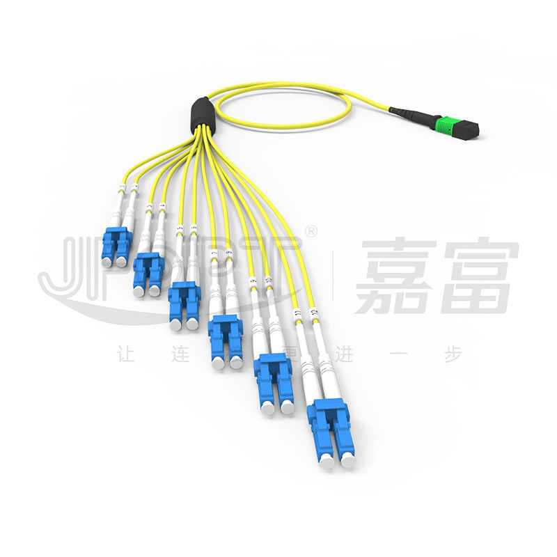 Desain panjang yang tidak sama MPO-LC beradaptasi dengan lingkungan kabel yang kompleks SM Breakout Cable 12 Fiber Customizable LC DX Patch Cord